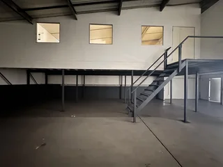 Warehouse To Let In Redhill