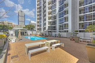 Executive 1-Bedroom 1.5-Bathroom Apartment with Sandton Skyline Views – Fully Furnished