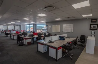 Modern Office Space to Let at Bond Square – Prime Location in Point Waterfront!