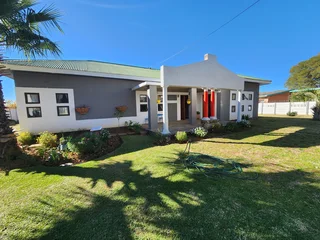 Spacious Family Haven or Entertainers Dream!