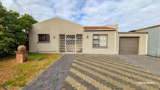 House For Sale in Kuils River