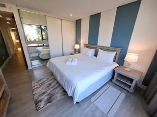 STUNNING UNIT AT THE BREAKERS - UMHLANGA