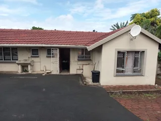 Looking for a Perfectly Situated 2-Bedroom Granny-Flat in a Lovely Area?