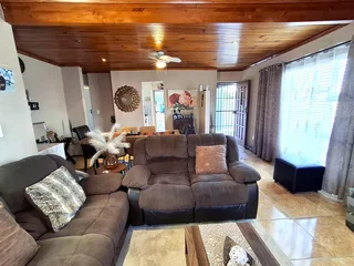 Spacious 3 bedroom Family Home with 2 Granny Flats and ample parking