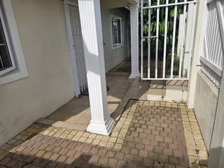 Prime Property presents Umhlanga rocks apartment for rent