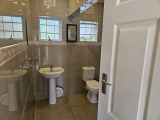 Prime Property presents Umhlanga rocks apartment for rent