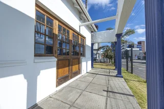 Commercial Building with Flats for Accommodation