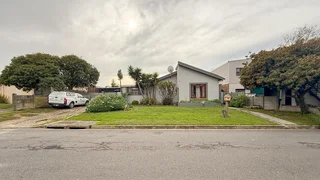 CONVENIENT &amp; COMFORTABLE 2 BEDROOM HOME!!