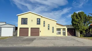 8-Bedroom, 3-Bathroom Family Home for sale – Exclusive Sole Mandate
