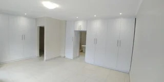 Spacious 4-Bedroom Home with Separate 1-Bedroom Apartment – Ideal for Extended Family or Rental