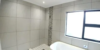 Spacious 4-Bedroom Home with Separate 1-Bedroom Apartment – Ideal for Extended Family or Rental