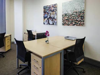 All-inclusive access to professional office space for 4 persons in Regus Centurion Mall
