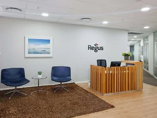 All-inclusive access to professional office space for 4 persons in Regus Centurion Mall