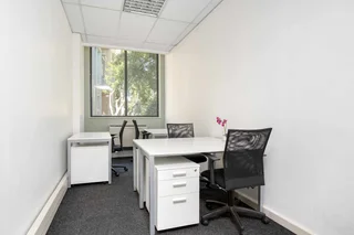 Fully serviced private office space for you and your team in Regus Bryanston Wedgefield.