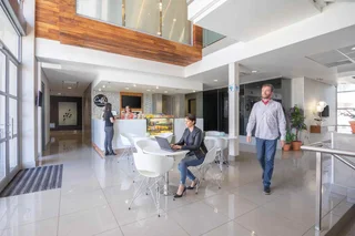 Tailor-made dream offices for 3 persons in Spaces Broadacres.