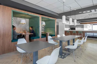 Join a thriving business community in Spaces Sunclare