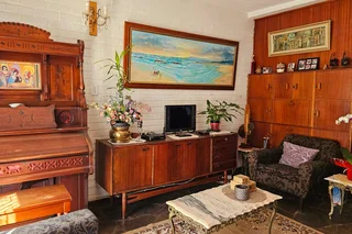 Attention Buyers! Remarkable Mansion with 9 Bedrooms, Countless Luxuries, and Endless Potential!