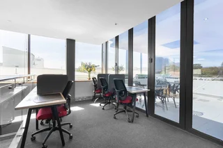 Open plan office space for 10 persons in Regus Eikestad Mall Stellenbosch.