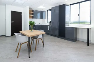 All-inclusive access to professional office space for 4 persons in Regus Ingenuity Park.