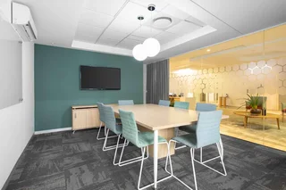 Book a reserved coworking spot in Spaces Sunclare