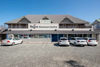 All-inclusive access to professional office space for 4 persons in Regus East London