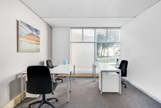Private office space for 5 persons in Regus Bryanston Cedarwoods