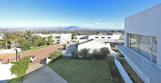 5 Bedroom residence with the grandest of views.