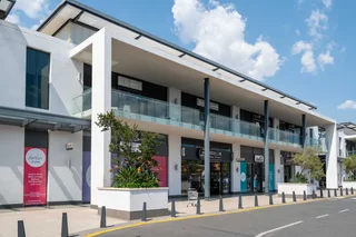 Find office space in Regus Dainfern, Maroun Square for 5 persons with everything taken care of