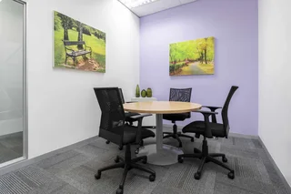 All-inclusive access to professional office space for 4 persons in Regus Dainfern, Maroun Square