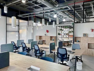 Book a reserved coworking spot in Spaces Byls Bridge