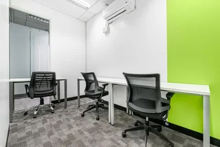 Private office space tailored to your business’ unique needs in Regus Harbour View.