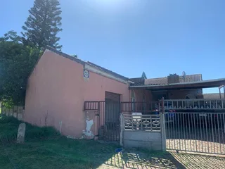 Large  3 Bedroom Home with 2 Bathrooms &#43;&#43;&#43; Second 1 Bedroom Home on same ERF