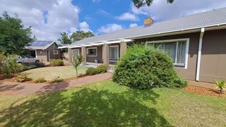 FLATLET,SWIMMINGPOOL,SOLAR PANELS 4 BEDROOMS GREAT VALUE FOR MONEY