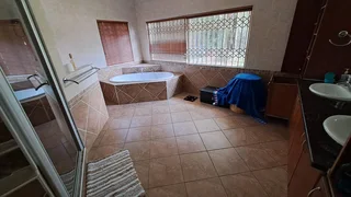 FLATLET,SWIMMINGPOOL,SOLAR PANELS 4 BEDROOMS GREAT VALUE FOR MONEY