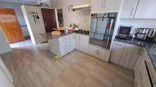 FLATLET,SWIMMINGPOOL,SOLAR PANELS 4 BEDROOMS GREAT VALUE FOR MONEY