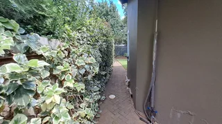 FLATLET,SWIMMINGPOOL,SOLAR PANELS 4 BEDROOMS GREAT VALUE FOR MONEY