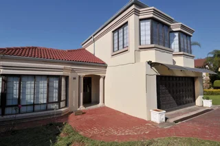 5 Bedroom Family Home in Secure Estate - Moreletapark