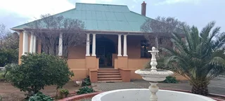 Beautiful  Culture Full Wooden Floor  House.rear Oppertunity.