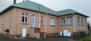 BEAUTIFUL  CULTURE FULL WOODEN FLOOR  HOUSE.REAR OPPERTUNITY.