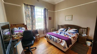 Epitome of Grace and Grandeur