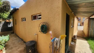 Epitome of Grace and Grandeur