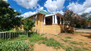 Epitome of Grace and Grandeur