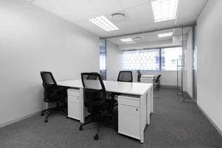 Book open plan office space for businesses of all sizes in Spaces Sunclare.