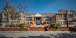 Private office space for 10 persons in Regus Surrey Avenue.