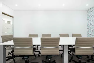 Open plan office space for 10 persons in Regus East London