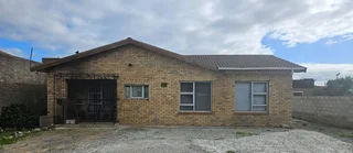 Welcome to Your Ideal 3 bedroom Family Home with Income Potential in Gustrouw, Strand