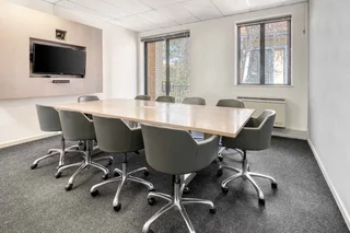 Open plan office space for 10 persons in Regus Bryanston Wedgefield.