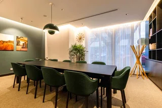 24/7 access to designer office space for 4 persons in Spaces Menlyn Maine.