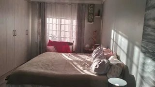 3 Bedroom House for Sale in Bayswater