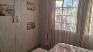 3 Bedroom House for Sale in Bayswater